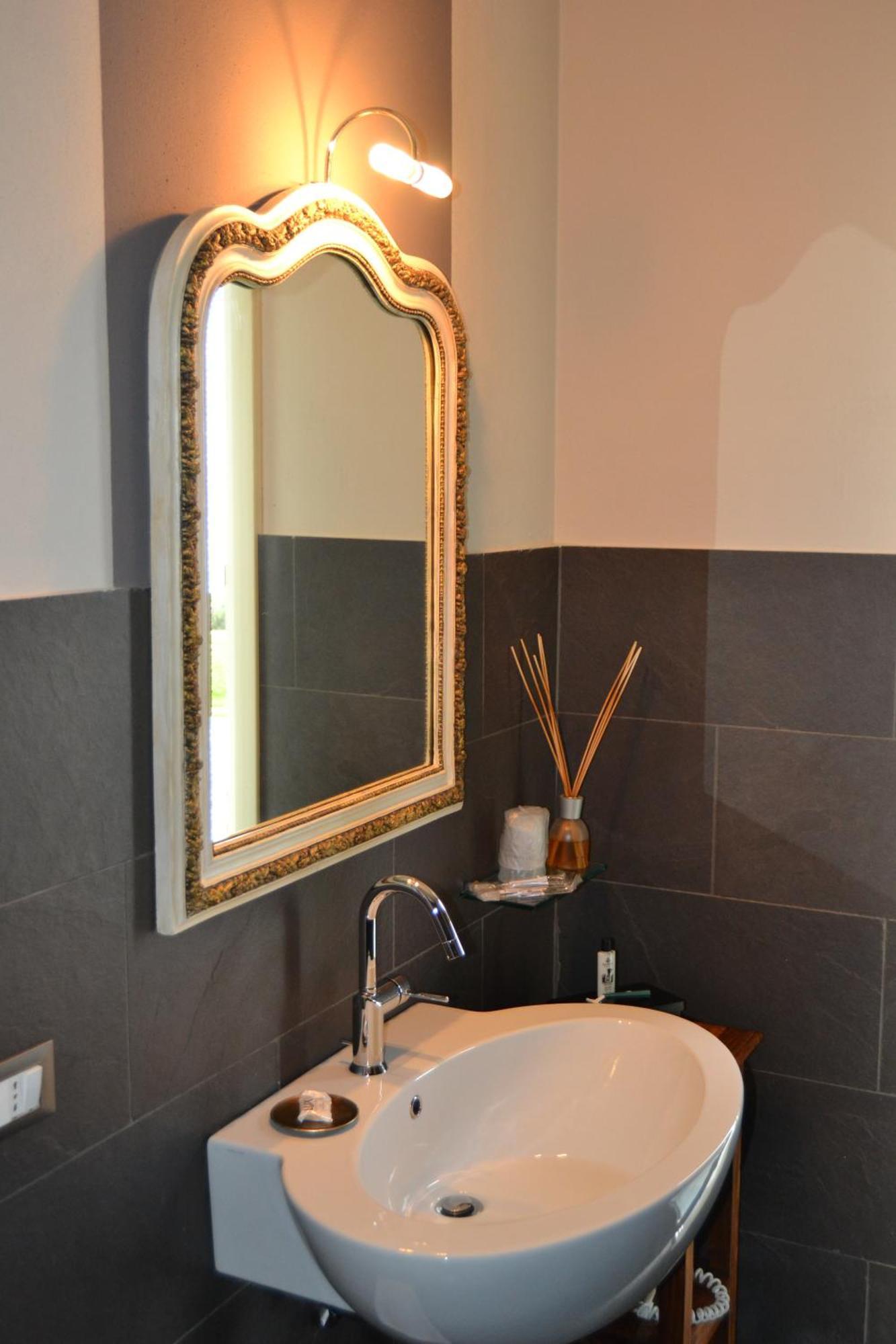 Relais Borgo Del Gallo アックイテルメ 部屋 写真